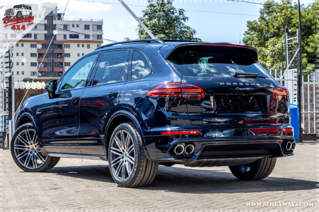 2016 PORSCHE CAYENNE