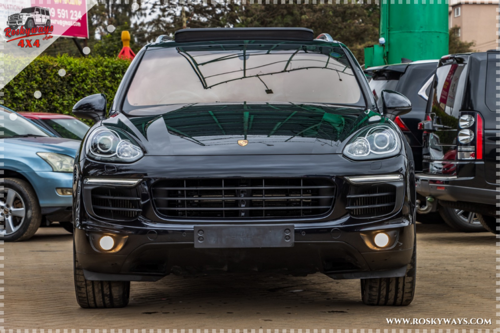 2016 PORSCHE CAYENNE