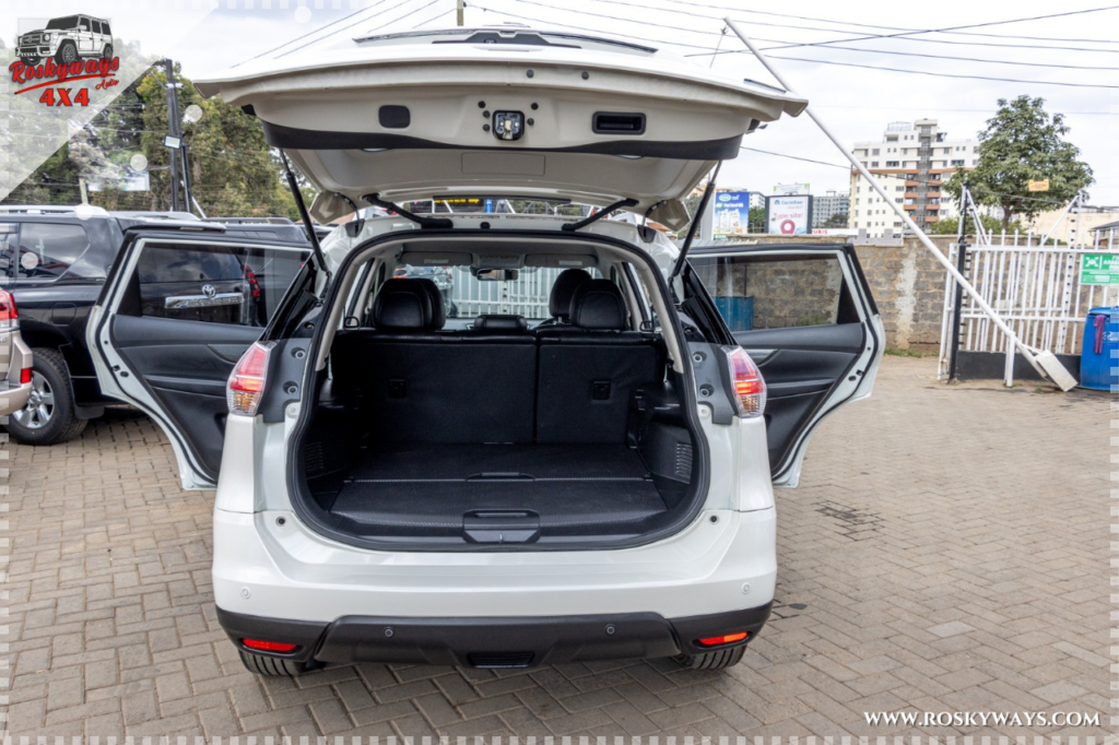 2016 NISSAN X-TRAIL