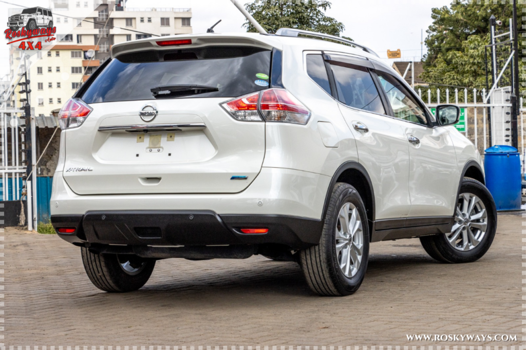 2016 NISSAN X-TRAIL