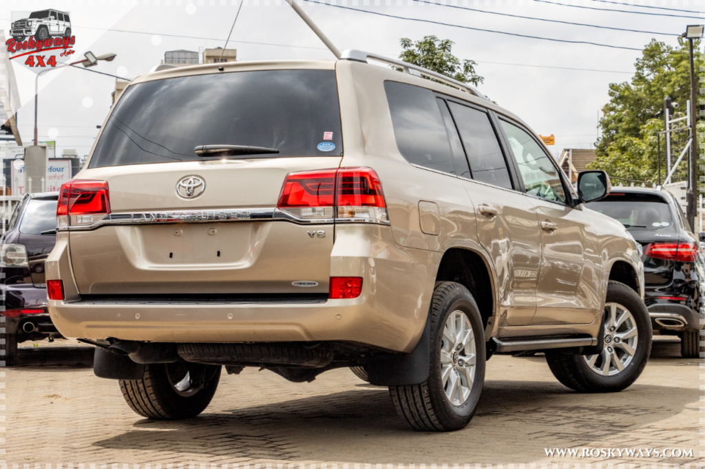 2016 TOYOTA LAND CRUISER