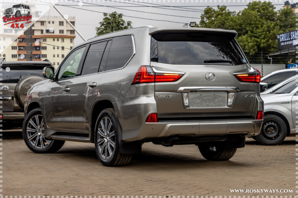 2016 LEXUS LX570