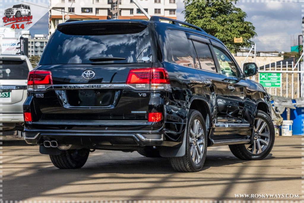 2016 TOYOTA LAND CRUISER