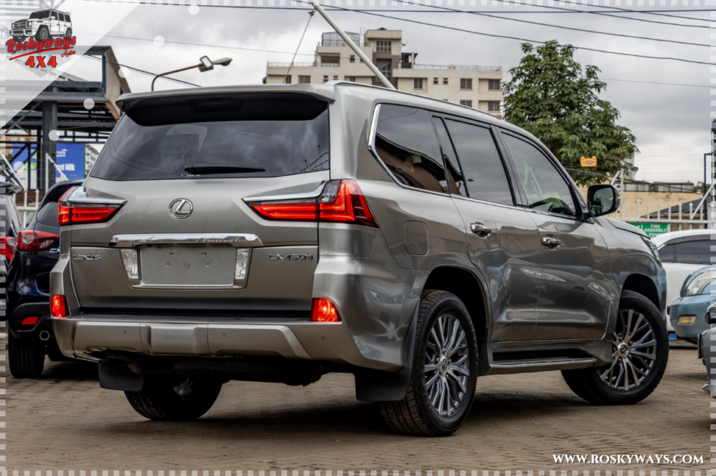 2016 LEXUS LX450d