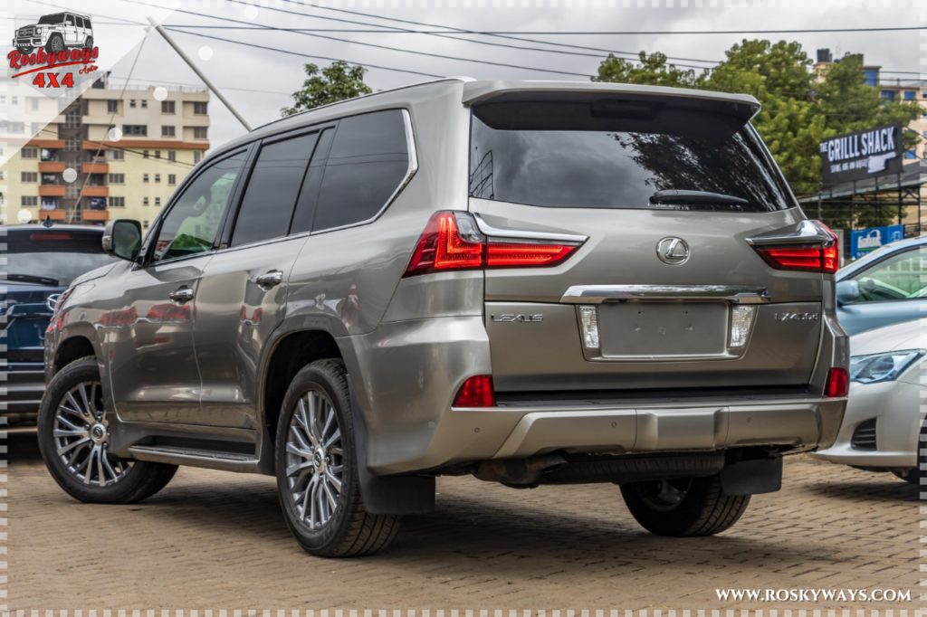 2016 LEXUS LX450d