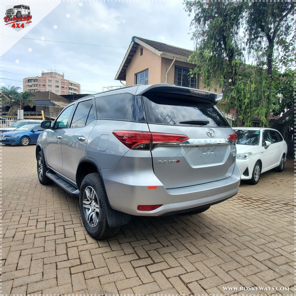 Toyota Fortuner 2.4GD-6