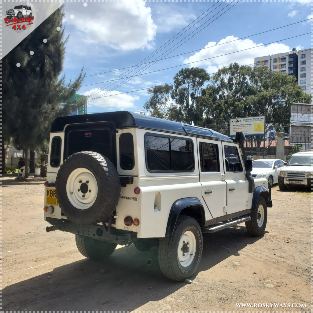 Land Rover Defender 110