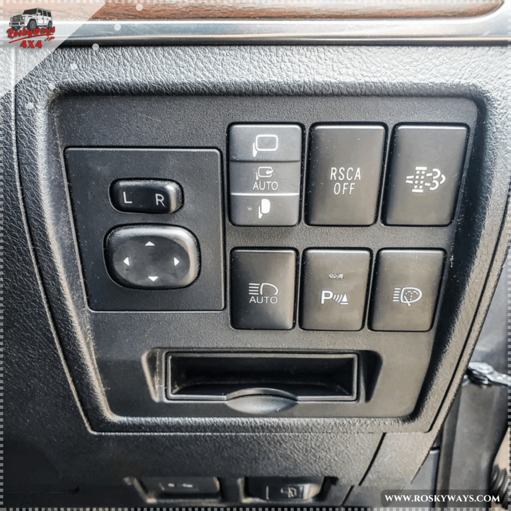 Toyota Land Cruiser Sahara