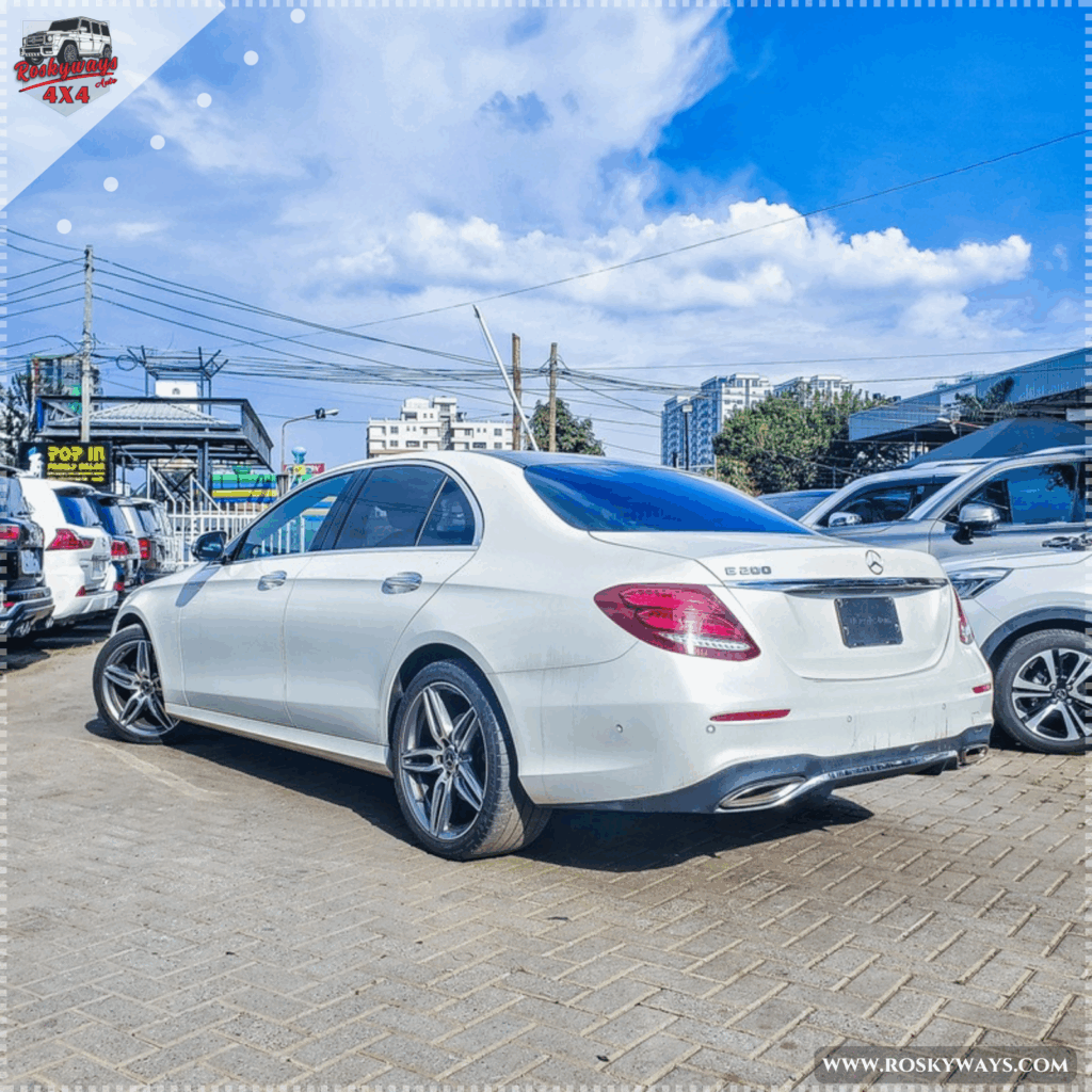Mercedes-Benz E200 AMG Line